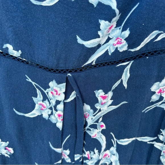 Luck Brand women's size small floral sleeveless navy blue romper - Picture 4 of 4